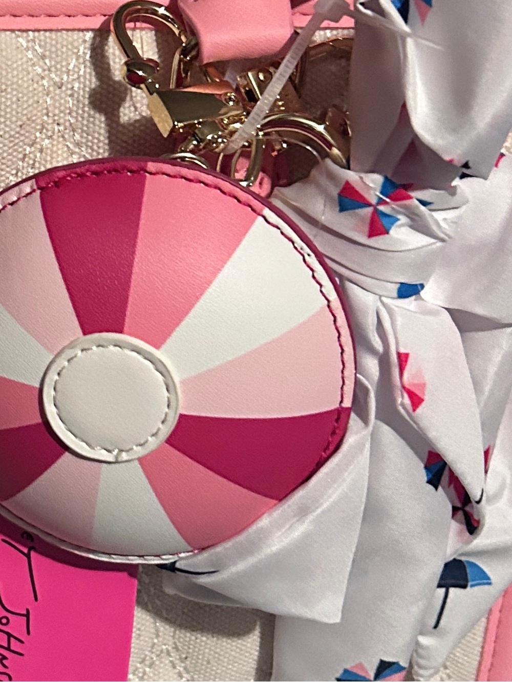 Betsey Johnson Cream and Pink Quilted Tote Beach umbrella tote w Scarf Charm - Picture 3 of 13